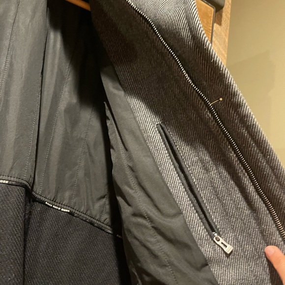 Hugo Boss dark grey wool coat size 40R (M) - Picture 3 of 5
